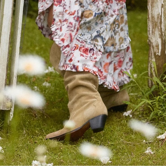 By Anthropologie Western Boots in Brown Tan Suede Size EU 37 *Worn Once* - Picture 8 of 16